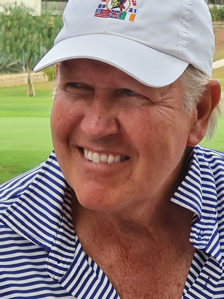 Anders ny medlem som höll sitt Ego föredrag och passade på att bjuda på tapas och dryck.